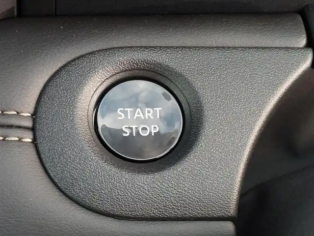 日産 セレナ e－パワー ハイウェイスター V 東京都 2025(令7)年 0.1千km プリズムホワイト 登録済未使用車/純正ナビ/アラウンドビューモニター/ビルトインETC2.0/プロパイロット/両側パワースライドドア/インテリジェントルームミラー/衝突軽減ブレーキ/レーンキープアシスト/ブラインドスポットモニター/アダプティブクルーズコントロール/コーナーセンサー/スマートキー/LEDヘッドライト