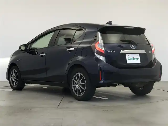トヨタ アクア S スタイルブラック 愛知県 2020(令2)年 3.7万km ダークブルーマイカ 純正7インチナビ/Bluetooth/フルセグTV/バックカメラ/トヨタセーフティセンス/衝突被害軽減システム/コーナーセンサー/レーンキープアシスト/横滑り防止装置/オートライト/ドライブレコーダー/ETC/純正AW/社外フロアマット/プッシュスタート/スマートキー/スペアキー