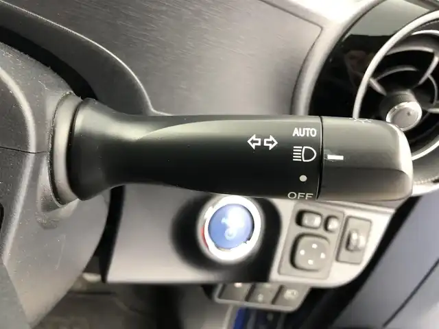 トヨタ アクア S スタイルブラック 愛知県 2020(令2)年 3.7万km ダークブルーマイカ 純正7インチナビ/Bluetooth/フルセグTV/バックカメラ/トヨタセーフティセンス/衝突被害軽減システム/コーナーセンサー/レーンキープアシスト/横滑り防止装置/オートライト/ドライブレコーダー/ETC/純正AW/社外フロアマット/プッシュスタート/スマートキー/スペアキー