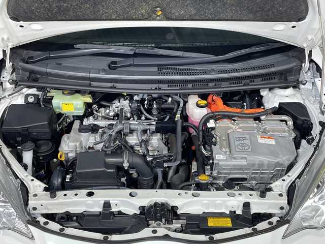 トヨタ アクア G ブラックソフトレザーセレ 福岡県 2014(平26)年 6.1万km ライムホワイトパールクリスタルシャイン 純正メモリナビ/・CD/DVD/BT/フルセグTV/・バックモニター/レザーシート/・シートヒーター（D/N)/革巻きステアリング/ステアリングリモコン/ETC/スマートキー/・スペアキー/・プッシュスタート/オートライト/純正フロアマット/ドアバイザー