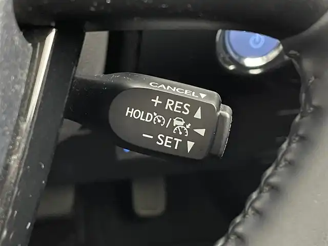 トヨタ プリウス SセーフティプラスⅡ 道央・札幌 2022(令4)年 4万km アティチュードブラックマイカ ・４WD/・純正ディスプレイナビ/　BT/USB/miracast/・バックカメラ/・ビルトインETC2.0/・前方ドライブレコーダー/・トヨタセーフティセンス/・PCS/・LTA/・RSA/・RCTA/・BSM/・nanoe/・レーダークルーズコントロール/・クリアランスソナー/・オートハイビーム/・LEDヘッドライト/・オートライト/・プッシュスタート/・スマートキー/・純正フロアマット