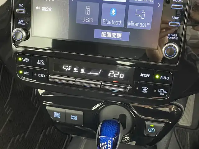 トヨタ プリウス SセーフティプラスⅡ 道央・札幌 2022(令4)年 4万km アティチュードブラックマイカ ・４WD/・純正ディスプレイナビ/　BT/USB/miracast/・バックカメラ/・ビルトインETC2.0/・前方ドライブレコーダー/・トヨタセーフティセンス/・PCS/・LTA/・RSA/・RCTA/・BSM/・nanoe/・レーダークルーズコントロール/・クリアランスソナー/・オートハイビーム/・LEDヘッドライト/・オートライト/・プッシュスタート/・スマートキー/・純正フロアマット