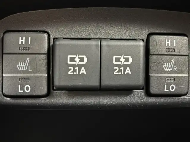 トヨタ シエンタ ファンベースG 福岡県 2018(平30)年 10.7万km ホワイトパールクリスタルシャイン モデリスタエアロ　/純正ナビ　/バックカメラ　/両側パワースライドドア　/デジタルルームミラー　/ビルトインＥＴＣ　/ドライブレコーダー　/衝突軽減被害システム　/レーンキープ　/シートヒーター　/ステアリングヒーター