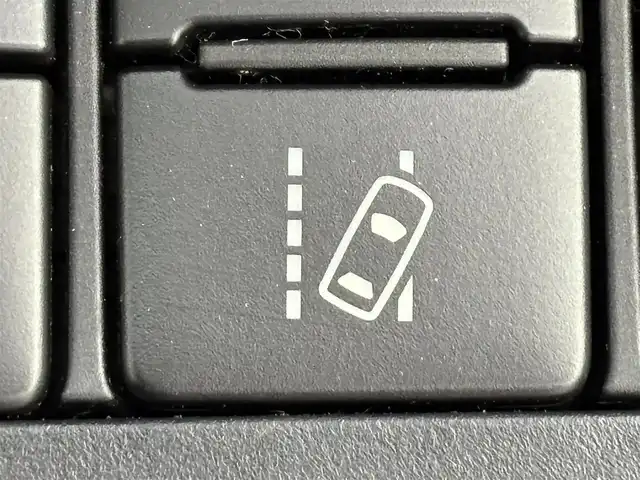 トヨタ シエンタ ファンベースG 福岡県 2018(平30)年 10.7万km ホワイトパールクリスタルシャイン モデリスタエアロ　/純正ナビ　/バックカメラ　/両側パワースライドドア　/デジタルルームミラー　/ビルトインＥＴＣ　/ドライブレコーダー　/衝突軽減被害システム　/レーンキープ　/シートヒーター　/ステアリングヒーター