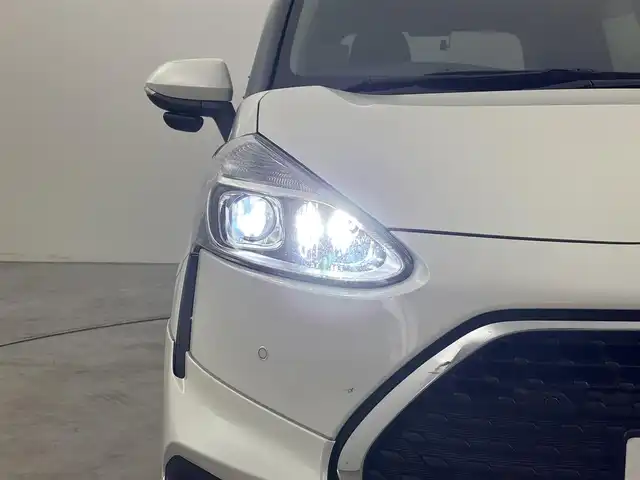 トヨタ シエンタ ファンベースG 福岡県 2018(平30)年 10.7万km ホワイトパールクリスタルシャイン モデリスタエアロ　/純正ナビ　/バックカメラ　/両側パワースライドドア　/デジタルルームミラー　/ビルトインＥＴＣ　/ドライブレコーダー　/衝突軽減被害システム　/レーンキープ　/シートヒーター　/ステアリングヒーター