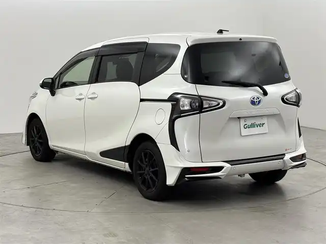 トヨタ シエンタ ファンベースG 福岡県 2018(平30)年 10.7万km ホワイトパールクリスタルシャイン モデリスタエアロ　/純正ナビ　/バックカメラ　/両側パワースライドドア　/デジタルルームミラー　/ビルトインＥＴＣ　/ドライブレコーダー　/衝突軽減被害システム　/レーンキープ　/シートヒーター　/ステアリングヒーター