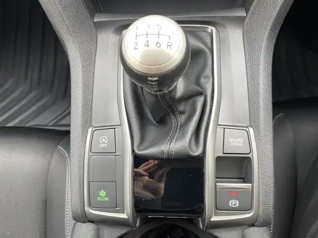 ホンダ シビック ハッチバック 福島県 2020(令2)年 6万km プラチナホワイトパール 純正メモリーナビ/CD/DVD/SD/BT/USB/フルセグTV/BLITZ車高調/BLITZマフラー/フルエアロ/ホンダセンシング/レーダークルーズコントロール/アイドリングストップ/革コンビシート(プライムスムースＸファブリック)/パワーシート/シートヒーター/ステアリングリモコン/バックカメラ/ドライブレコーダー/ビルトインETC 2.0/オートライト/LEDヘッドライト/フォグライト/プッシュスタート/ドアバイザー/フロアマット
