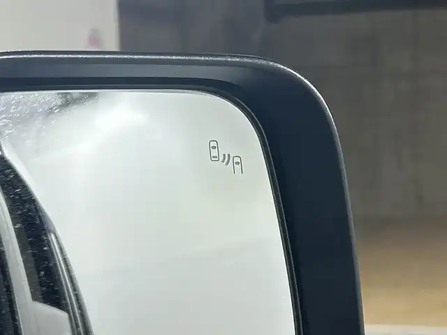 三菱 デリカＤ：５ ジャスパー 神奈川県 2023(令5)年 1.7万km ブラックダイヤモンド/グラファイトグレーメタリック 4WD/純正10.1型SDナビゲーション/AM FM  Bluetooth HDMI CD　DVD/マルチアラウンドモニター/両側パワースライドドア/E-アシスト/レーダークルーズコントロール/シートヒーター/パワーシート/ETC/ドライブレコーダー/フロアマット/ステアリングヒーター/パワーバックドア/スマートキー/スペアキー/LEDヘッドライト/オートライト/オートマチックハイビーム/純正18インチアルミホイル/ドアバイザー/車線維持支持機能/クリアランスソナー