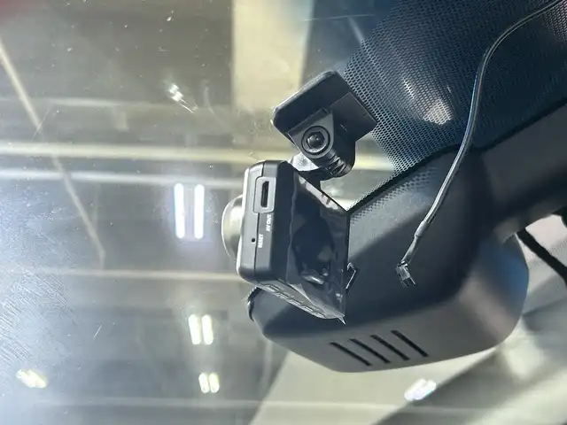 三菱 デリカＤ：５ ジャスパー 神奈川県 2023(令5)年 1.7万km ブラックダイヤモンド/グラファイトグレーメタリック 4WD/純正10.1型SDナビゲーション/AM FM  Bluetooth HDMI CD　DVD/マルチアラウンドモニター/両側パワースライドドア/E-アシスト/レーダークルーズコントロール/シートヒーター/パワーシート/ETC/ドライブレコーダー/フロアマット/ステアリングヒーター/パワーバックドア/スマートキー/スペアキー/LEDヘッドライト/オートライト/オートマチックハイビーム/純正18インチアルミホイル/ドアバイザー/車線維持支持機能/クリアランスソナー