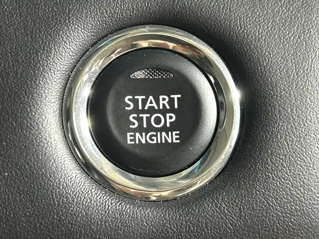 三菱 デリカＤ：５ ジャスパー 神奈川県 2023(令5)年 1.7万km ブラックダイヤモンド/グラファイトグレーメタリック 4WD/純正10.1型SDナビゲーション/AM FM  Bluetooth HDMI CD　DVD/マルチアラウンドモニター/両側パワースライドドア/E-アシスト/レーダークルーズコントロール/シートヒーター/パワーシート/ETC/ドライブレコーダー/フロアマット/ステアリングヒーター/パワーバックドア/スマートキー/スペアキー/LEDヘッドライト/オートライト/オートマチックハイビーム/純正18インチアルミホイル/ドアバイザー/車線維持支持機能/クリアランスソナー