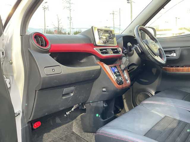 ダイハツ キャスト スポーツ SAⅡ 長野県 2017(平29)年 9.5万km パールホワイトⅢ ４ＷＤ/純正オーディオ CUK-W66D/　CD/USB/AUX/ＥＴＣ/本革巻ステアリング/パドルシフト/シートヒーター（Ｄ＋Ｎ席）/ハーフレザー/コーナーセンサー/純正フロアマット/プッシュスタート/アイドリングストップ/オートライト/ＬＥＤヘッドライト/純正アルミホイール/フォグランプ/ドアバイザー/スマートキー/スペアキー×１/ダブルサイドエアバッグ/横滑り防止機能/盗難防止機能