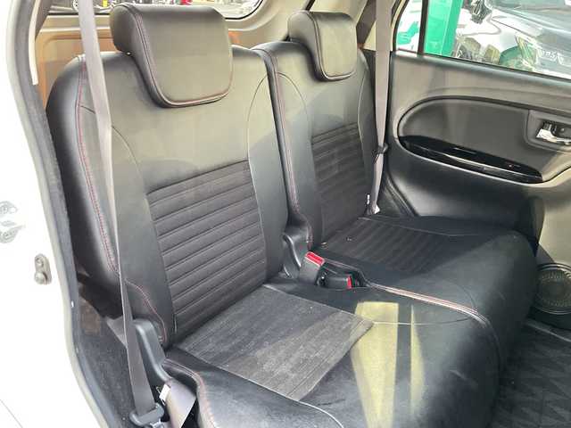 ダイハツ キャスト スポーツ SAⅡ 長野県 2017(平29)年 9.5万km パールホワイトⅢ ４ＷＤ/純正オーディオ CUK-W66D/　CD/USB/AUX/ＥＴＣ/本革巻ステアリング/パドルシフト/シートヒーター（Ｄ＋Ｎ席）/ハーフレザー/コーナーセンサー/純正フロアマット/プッシュスタート/アイドリングストップ/オートライト/ＬＥＤヘッドライト/純正アルミホイール/フォグランプ/ドアバイザー/スマートキー/スペアキー×１/ダブルサイドエアバッグ/横滑り防止機能/盗難防止機能