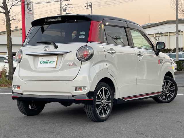 ダイハツ キャスト スポーツ SAⅡ 長野県 2017(平29)年 9.5万km パールホワイトⅢ ４ＷＤ/純正オーディオ CUK-W66D/　CD/USB/AUX/ＥＴＣ/本革巻ステアリング/パドルシフト/シートヒーター（Ｄ＋Ｎ席）/ハーフレザー/コーナーセンサー/純正フロアマット/プッシュスタート/アイドリングストップ/オートライト/ＬＥＤヘッドライト/純正アルミホイール/フォグランプ/ドアバイザー/スマートキー/スペアキー×１/ダブルサイドエアバッグ/横滑り防止機能/盗難防止機能