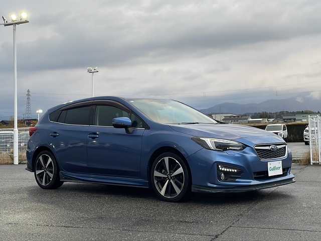 スバル インプレッサ スポーツ 2．0i－S アイサイト 富山県 2018(平30)年 5.5万km クォーツブルーP 禁煙車/４ＷＤ/STiリップスポイラー/純正メモリナビ/（DVD/Bluetooth/フルセグTV/USB/ipod/Carplay)/アイサイト/プッシュスタート/スマートキー×２/デイライト/ＥＴＣ/パドルシフト/ＬＥＤヘッドライト/純正フロアマット/純正アルミホイール/オートブレーキホールド/フォグランプ