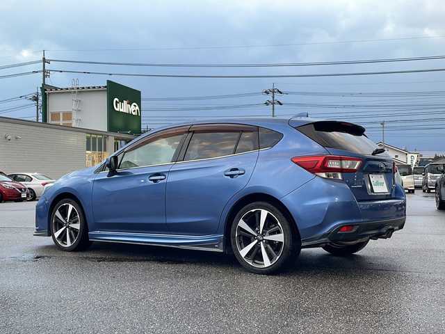 スバル インプレッサ スポーツ 2．0i－S アイサイト 富山県 2018(平30)年 5.5万km クォーツブルーP 禁煙車/４ＷＤ/STiリップスポイラー/純正メモリナビ/（DVD/Bluetooth/フルセグTV/USB/ipod/Carplay)/アイサイト/プッシュスタート/スマートキー×２/デイライト/ＥＴＣ/パドルシフト/ＬＥＤヘッドライト/純正フロアマット/純正アルミホイール/オートブレーキホールド/フォグランプ