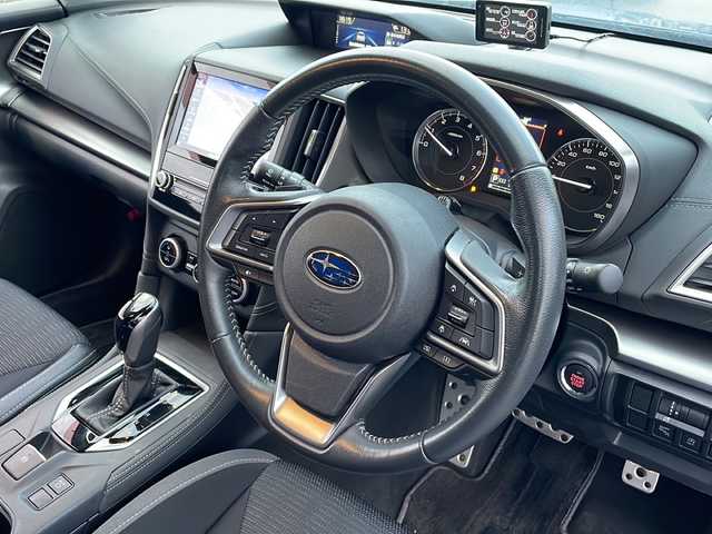 スバル インプレッサ スポーツ 2．0i－S アイサイト 富山県 2018(平30)年 5.5万km クォーツブルーP 禁煙車/４ＷＤ/STiリップスポイラー/純正メモリナビ/（DVD/Bluetooth/フルセグTV/USB/ipod/Carplay)/アイサイト/プッシュスタート/スマートキー×２/デイライト/ＥＴＣ/パドルシフト/ＬＥＤヘッドライト/純正フロアマット/純正アルミホイール/オートブレーキホールド/フォグランプ