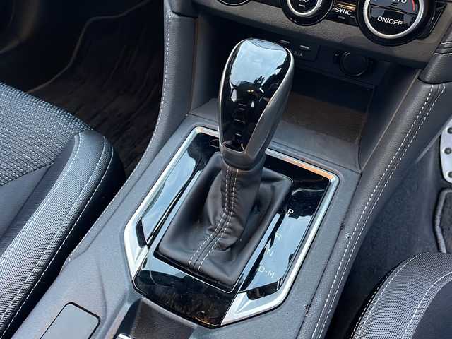 スバル インプレッサ スポーツ 2．0i－S アイサイト 富山県 2018(平30)年 5.5万km クォーツブルーP 禁煙車/４ＷＤ/STiリップスポイラー/純正メモリナビ/（DVD/Bluetooth/フルセグTV/USB/ipod/Carplay)/アイサイト/プッシュスタート/スマートキー×２/デイライト/ＥＴＣ/パドルシフト/ＬＥＤヘッドライト/純正フロアマット/純正アルミホイール/オートブレーキホールド/フォグランプ