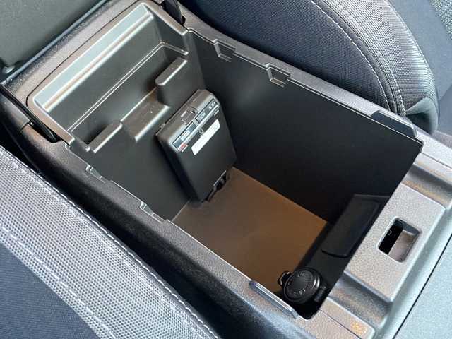 スバル インプレッサ スポーツ 2．0i－S アイサイト 富山県 2018(平30)年 5.5万km クォーツブルーP 禁煙車/４ＷＤ/STiリップスポイラー/純正メモリナビ/（DVD/Bluetooth/フルセグTV/USB/ipod/Carplay)/アイサイト/プッシュスタート/スマートキー×２/デイライト/ＥＴＣ/パドルシフト/ＬＥＤヘッドライト/純正フロアマット/純正アルミホイール/オートブレーキホールド/フォグランプ