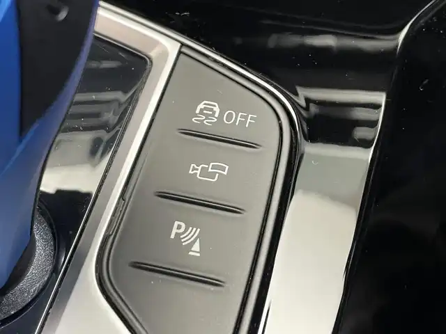 ＢＭＷ ｉＸ３ Mスポーツ 岩手県 2022(令4)年 3.9万km ソフィスト・グレー・ブリリアント・エフェクト ハーマンカードンサラウンドサウンドシステム/電動パノラマガラスサンルーフ/アダプティブサスペンション/ヘッドアップディスプレイ/ヴィーネカスレザーシート/ワイヤレスチャージング/３Dビューカメラ/ドライビングアシストプロフェッショナル/高速道路渋滞時ハンズオフアシスト/トラフィックサインアシスト/アダプティブクルーズコントロール/ステアリング＆レーンコントロールアシスト/レーンチェンジアシスト/レーンキーピングアシスト/衝突回避・被害軽減ブレーキ/ダイナミックスタビリティコントロール/パーキングアシストプラス/誤発進抑制制御/アダプティブLEDヘッドライト/ブレーキオートマチックホールド/12.3インチBMWライブコックピット/12.3インチワイドディスプレイHDDナビゲーション/AppleCarPlay/パワーシート/シートヒーター/ステアリングヒーター/純正19インチアルミホイール