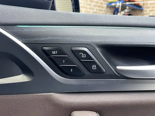 ＢＭＷ ｉＸ３ Mスポーツ 岩手県 2022(令4)年 3.9万km ソフィスト・グレー・ブリリアント・エフェクト ハーマンカードンサラウンドサウンドシステム/電動パノラマガラスサンルーフ/アダプティブサスペンション/ヘッドアップディスプレイ/ヴィーネカスレザーシート/ワイヤレスチャージング/３Dビューカメラ/ドライビングアシストプロフェッショナル/高速道路渋滞時ハンズオフアシスト/トラフィックサインアシスト/アダプティブクルーズコントロール/ステアリング＆レーンコントロールアシスト/レーンチェンジアシスト/レーンキーピングアシスト/衝突回避・被害軽減ブレーキ/ダイナミックスタビリティコントロール/パーキングアシストプラス/誤発進抑制制御/アダプティブLEDヘッドライト/ブレーキオートマチックホールド/12.3インチBMWライブコックピット/12.3インチワイドディスプレイHDDナビゲーション/AppleCarPlay/パワーシート/シートヒーター/ステアリングヒーター/純正19インチアルミホイール