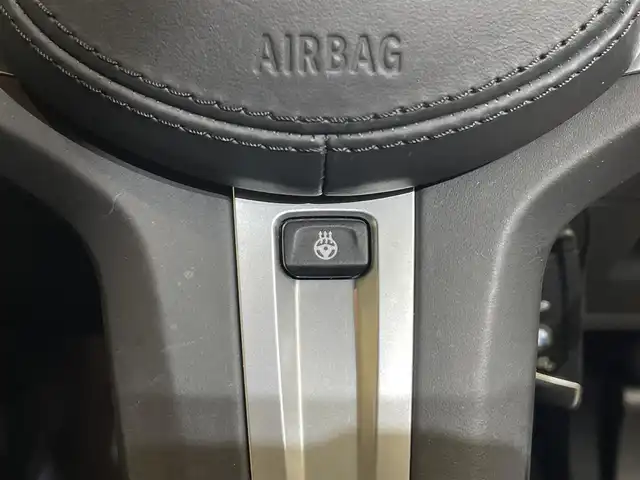 ＢＭＷ ｉＸ３ Mスポーツ 岩手県 2022(令4)年 3.9万km ソフィスト・グレー・ブリリアント・エフェクト ハーマンカードンサラウンドサウンドシステム/電動パノラマガラスサンルーフ/アダプティブサスペンション/ヘッドアップディスプレイ/ヴィーネカスレザーシート/ワイヤレスチャージング/３Dビューカメラ/ドライビングアシストプロフェッショナル/高速道路渋滞時ハンズオフアシスト/トラフィックサインアシスト/アダプティブクルーズコントロール/ステアリング＆レーンコントロールアシスト/レーンチェンジアシスト/レーンキーピングアシスト/衝突回避・被害軽減ブレーキ/ダイナミックスタビリティコントロール/パーキングアシストプラス/誤発進抑制制御/アダプティブLEDヘッドライト/ブレーキオートマチックホールド/12.3インチBMWライブコックピット/12.3インチワイドディスプレイHDDナビゲーション/AppleCarPlay/パワーシート/シートヒーター/ステアリングヒーター/純正19インチアルミホイール