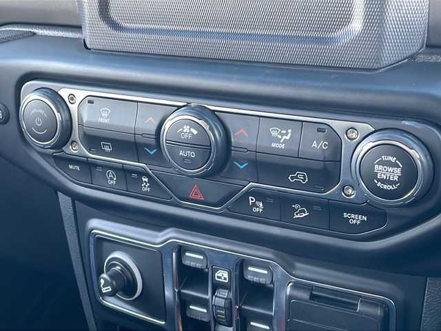 クライスラー・ジープ ジープ ラングラー アンリミテッド ウィリス 山口県 2020(令2)年 3.4万km ブラック 4WD/7インチタッチパネルモニター/・AM/FM/Bluetooth/USB/AUX/バック/サイドカメラ/ETC/前後ドライブレコーダー/純正ラバーフロアマット/17インチ純正アルミホイール/スマートキー・スペアキー有/プッシュアップスタート/フロントリアフォグランプ/オートライト/ヒルスタートアシスト/ヒルディセントコントロール/横滑り防止装置/アダプティブクルーズコントロール/衝突被害軽減システム/リアパークアシスト/取扱説明書/保証書/記録簿