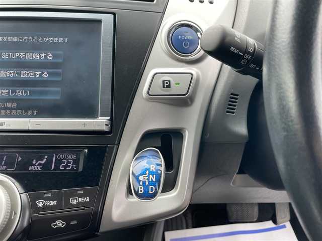トヨタ プリウス α S ツーリングセレクション 鳥取県 2012(平24)年 9.8万km ブラック (株)IDOMが運営する【じしゃロン鳥取店】の自社ローン専用車両になります。こちらは現金またはオートローンご利用時の価格です。自社ローンご希望の方は別途その旨お申付け下さい/純正8インチナビ（NHZN-X62G）/・フルセグ/CD/DVD/BT/バックカメラ/LEDヘッドライト/オートライト/純正フォグランプ/革巻きステアリング/純正17インチAW/ビルトインETC/W/S/カーテンエアバック/スマートキー/プッシュスタート