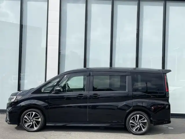ホンダ ステップワゴン スパーダ クルスピセンシング 大阪府 2020(令2)年 3.1万km プレミアムスパークルブラックパール 純正９インチナビ/   フルセグTV/CD/DVD/Bluetooth/USB/バックモニター/衝突軽減ブレーキ/横滑り防止装置/前席シートヒーター/両側パワースライドドア/クルーズコントロール/レーンキープアシスト/ステアリングスイッチ/前後ドライブレコーダー/ハーフレザーシート/純正17インチアルミホイール/純正フロアマット/プッシュスタート/スマートキー/ＥＴＣ/ＬＥＤライト/禁煙車