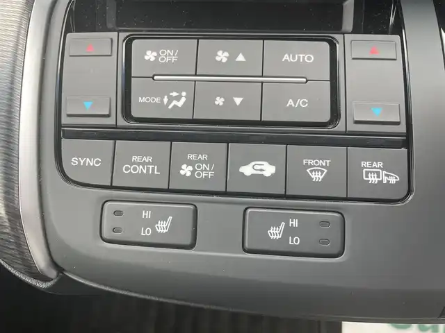 ホンダ ステップワゴン スパーダ クルスピセンシング 大阪府 2020(令2)年 3.1万km プレミアムスパークルブラックパール 純正９インチナビ/   フルセグTV/CD/DVD/Bluetooth/USB/バックモニター/衝突軽減ブレーキ/横滑り防止装置/前席シートヒーター/両側パワースライドドア/クルーズコントロール/レーンキープアシスト/ステアリングスイッチ/前後ドライブレコーダー/ハーフレザーシート/純正17インチアルミホイール/純正フロアマット/プッシュスタート/スマートキー/ＥＴＣ/ＬＥＤライト/禁煙車