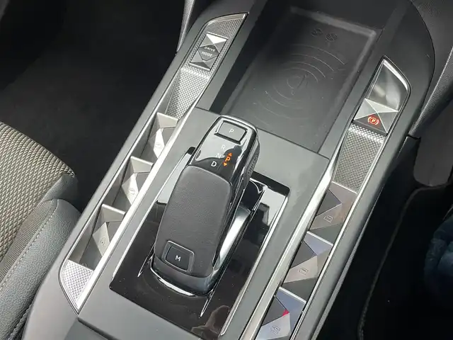 ＤＳオートモビル ＤＳ３ クロスバック ソーシック 東京都 2020(令2)年 4.6万km シルバー ディスプレイオーディオ/Apple Car play/Android Auto/ミラーリンク/バックカメラ/アダプティブLED/DRIVEモード/オートライト/Wチャージ/ブラインドスポット/レーンキープアシスト