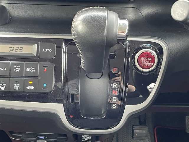 ホンダ Ｎ ＢＯＸ カスタム ターボ SSパッケージ 東京都 2013(平25)年 6.4万km プレミアムホワイトパール 登録時走行距離63972km/社外ナビ/フルセグTV/AM/FM/CD/DVD/BT/バックカメラ/両側パワースライドドア/ETC/クルーズコントロール/オートライト/HIDライト/フォグランプ/社外ドアバイザー/無限フロアマット/スペアキー/昭島店成約