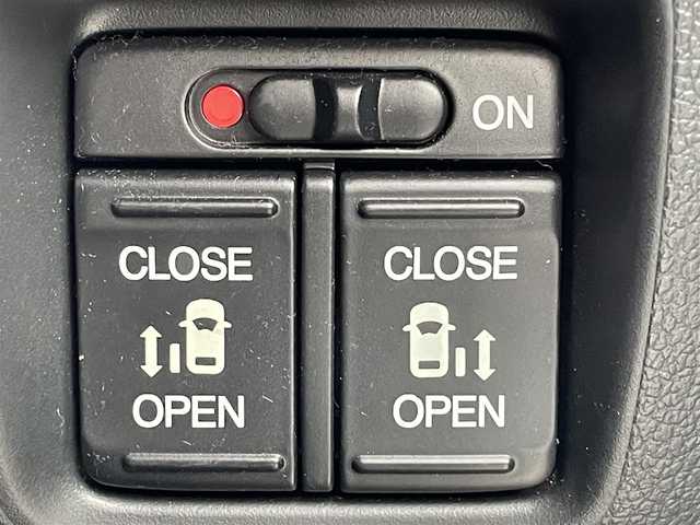 ホンダ Ｎ ＢＯＸ カスタム ターボ SSパッケージ 東京都 2013(平25)年 6.4万km プレミアムホワイトパール 登録時走行距離63972km/社外ナビ/フルセグTV/AM/FM/CD/DVD/BT/バックカメラ/両側パワースライドドア/ETC/クルーズコントロール/オートライト/HIDライト/フォグランプ/社外ドアバイザー/無限フロアマット/スペアキー/昭島店成約