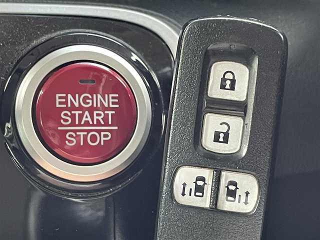 ホンダ Ｎ ＢＯＸ カスタム ターボ SSパッケージ 東京都 2013(平25)年 6.4万km プレミアムホワイトパール 登録時走行距離63972km/社外ナビ/フルセグTV/AM/FM/CD/DVD/BT/バックカメラ/両側パワースライドドア/ETC/クルーズコントロール/オートライト/HIDライト/フォグランプ/社外ドアバイザー/無限フロアマット/スペアキー/昭島店成約