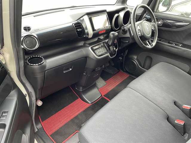 ホンダ Ｎ ＢＯＸ カスタム ターボ SSパッケージ 東京都 2013(平25)年 6.4万km プレミアムホワイトパール 登録時走行距離63972km/社外ナビ/フルセグTV/AM/FM/CD/DVD/BT/バックカメラ/両側パワースライドドア/ETC/クルーズコントロール/オートライト/HIDライト/フォグランプ/社外ドアバイザー/無限フロアマット/スペアキー/昭島店成約