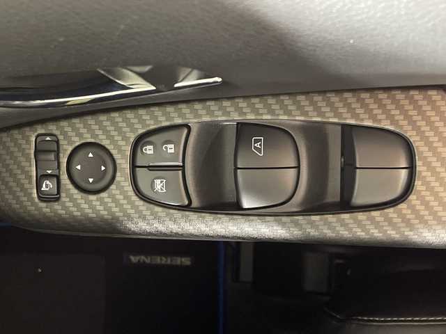 日産 セレナ e－パワー ハイウェイスター V 福岡県 2020(令2)年 2.1万km ダークメタルグレー/ダイヤモンドブラック 純正メモリナビ/全方位モニター/フルセグテレビ/純正フリップダウンモニター/4人乗り/ベッドキット/プロパイロット/ステアリングヒーター/フリップダウンモニター/両側パワースライドドア/ETC