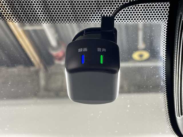 日産 セレナ e－パワー ハイウェイスター V 福岡県 2020(令2)年 2.1万km ダークメタルグレー/ダイヤモンドブラック 純正メモリナビ/全方位モニター/フルセグテレビ/純正フリップダウンモニター/4人乗り/ベッドキット/プロパイロット/ステアリングヒーター/フリップダウンモニター/両側パワースライドドア/ETC