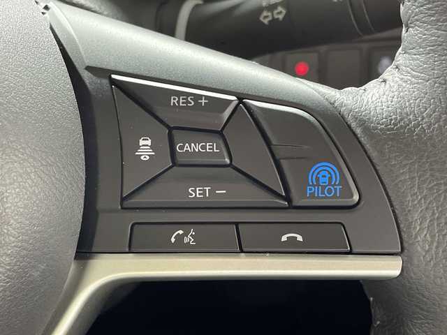 日産 セレナ e－パワー ハイウェイスター V 福岡県 2020(令2)年 2.1万km ダークメタルグレー/ダイヤモンドブラック 純正メモリナビ/全方位モニター/フルセグテレビ/純正フリップダウンモニター/4人乗り/ベッドキット/プロパイロット/ステアリングヒーター/フリップダウンモニター/両側パワースライドドア/ETC