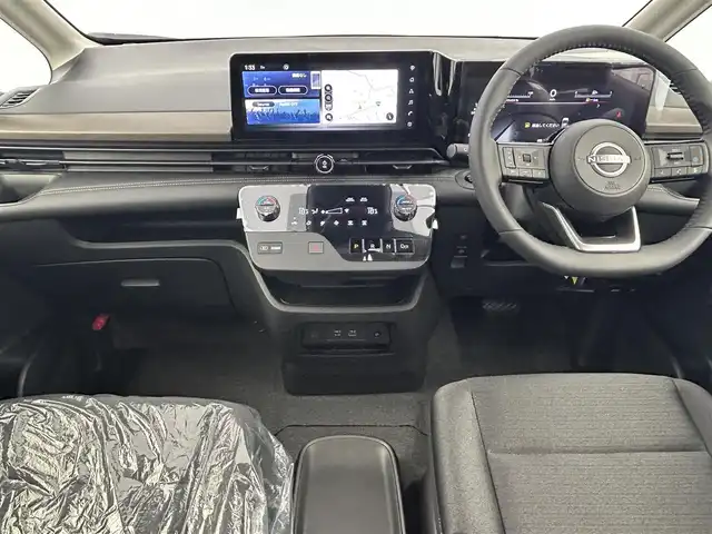 日産 セレナ e－パワー ハイウェイスター V 千葉県 2025(令7)年 0.1千km プリズムホワイト 登録済未使用車　/登録時走行距離：10km/純正１２型ナビ（NissanConnectナビ）　/純正後席モニター/全方位カメラ　/両側電動スライドドア　/ワイヤレス充電機/HDMIポート /プロパイロット /インテリジェントルームミラー /ブラインドスポットモニター /フルセグTV　/ビルトインETC2.0/EVモード/アダプティブLEDヘッドライトシステム（オートレベライザー）/プロパイロット緊急停止支援システム（SOSコール機能付）/アイドリングストップ/ウィンカーミラー/プッシュスタート