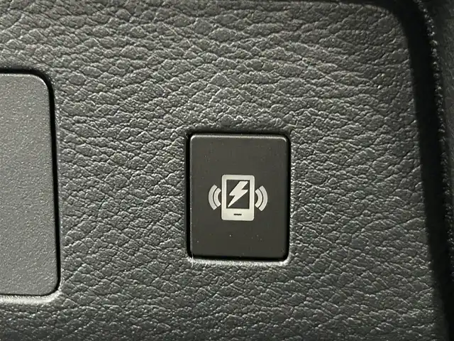 日産 セレナ e－パワー ハイウェイスター V 千葉県 2025(令7)年 0.1千km プリズムホワイト 登録済未使用車　/登録時走行距離：10km/純正１２型ナビ（NissanConnectナビ）　/純正後席モニター/全方位カメラ　/両側電動スライドドア　/ワイヤレス充電機/HDMIポート /プロパイロット /インテリジェントルームミラー /ブラインドスポットモニター /フルセグTV　/ビルトインETC2.0/EVモード/アダプティブLEDヘッドライトシステム（オートレベライザー）/プロパイロット緊急停止支援システム（SOSコール機能付）/アイドリングストップ/ウィンカーミラー/プッシュスタート