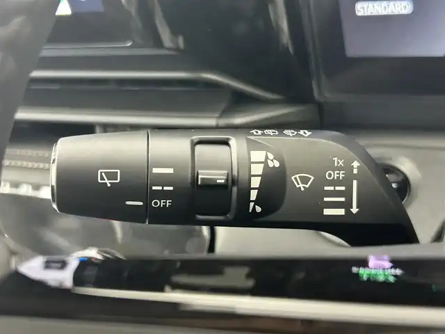 日産 セレナ e－パワー ハイウェイスター V 千葉県 2025(令7)年 0.1千km プリズムホワイト 登録済未使用車　/登録時走行距離：10km/純正１２型ナビ（NissanConnectナビ）　/純正後席モニター/全方位カメラ　/両側電動スライドドア　/ワイヤレス充電機/HDMIポート /プロパイロット /インテリジェントルームミラー /ブラインドスポットモニター /フルセグTV　/ビルトインETC2.0/EVモード/アダプティブLEDヘッドライトシステム（オートレベライザー）/プロパイロット緊急停止支援システム（SOSコール機能付）/アイドリングストップ/ウィンカーミラー/プッシュスタート