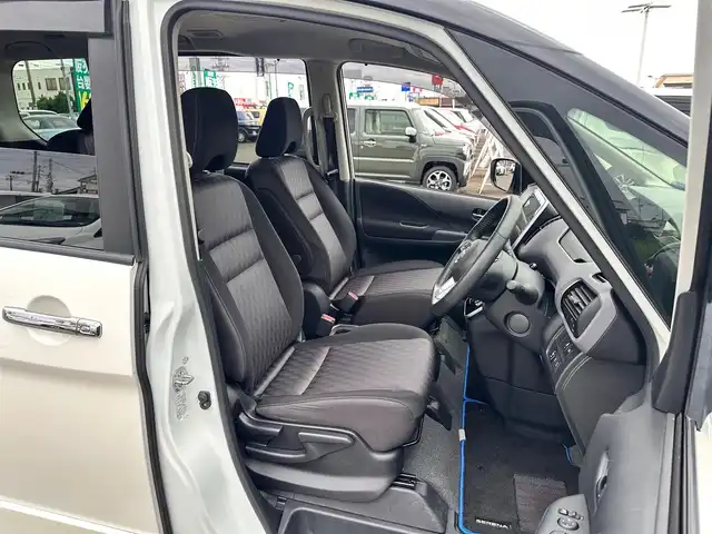 日産 セレナ e－パワー ハイウェイスター V 宮城県 2021(令3)年 7.1万km ブリリアントホワイトパール 2トーン セーフティパックA/・SRSエアバッグ（サイド/カーテン）/・インテリジェントアラウンドビューモニター/・インテリジェントルームミラー/・ふらつき警報/寒冷地仕様/・ヒーター付ドアミラー/・ステアリングヒーター/・3列目ヒーターダクト/・リアオートエアコン/・シートヒーター（運転席/助手席）/＝＝＝/インテリジェントエマージェンシーブレーキ/踏み間違い衝突防止アシスト/車線逸脱防止支援システム/車線逸脱警報/後側方衝突防止支援システム/後側方車両検知警報/後退時車両検知警報/前方衝突予測警報/標識検知機能/プロパイロット/純正フリップダウンモニター/純正10インチナビ/・CD/DVD/・Blu-ray/・Bluetooth/・フルセグTV/ビルトインETC/ドライブレコーダー/ハンズフリーパワースライドドア（両側）/革巻きステアリング/電動パーキングブレーキ/ブレーキホールド/アダプティブLEDヘッドランプ/スマートキー＆プッシュスタート/電動格納ミラー/純正15インチAW/純正フロアマット