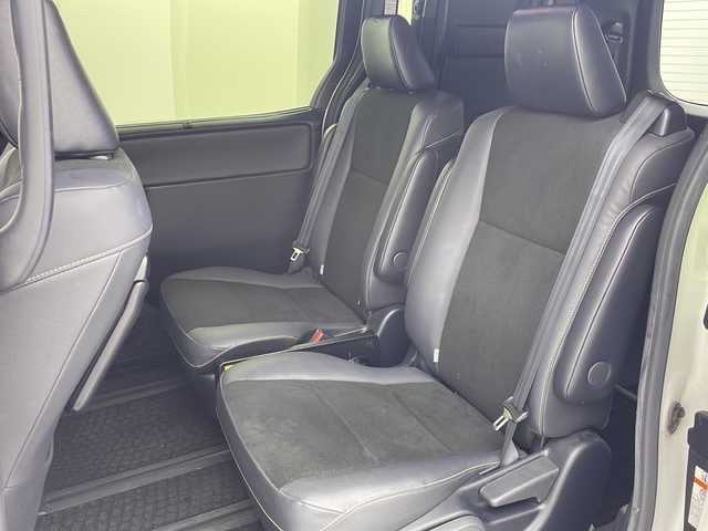トヨタ ノア Si ダブルバイビーⅢ 大阪府 2021(令3)年 3.5万km ホワイトパールクリスタルシャイン 純正ナビ/・バックカメラ/・フルセグテレビ/・CD/DVD/・Bluetooth/・AM/FM/純正12インチ後席用モニター/両側パワースライドドア/ＬＥＤヘッドライト/ETC/前後ドライブレコーダー/衝突被害軽減システム/横滑り防止装置/レーンキープアシスト/2列目ドリンクホルダー/純正フロアマット/スマートキー/プッシュスタート