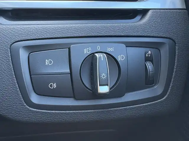 ＢＭＷ Ｘ１ sDrive 18i Mスポーツ 三重県 2018(平30)年 7.7万km アルピンホワイトⅢ ♪車検 令和9年3月29日迄/♪ターボ/インテリジェントセーフティ/パワーバックドア(ハンズフリー機能)/スマートキー×2/プッシュスタート/純正メーカーナビ/・CD・USB・DTV/・DVD再生/・Bluetoothオーディオ/・バックカメラ/コーナーセンサー/前後ドライブレコーダー/前席シートヒーター/アイドリングストップ/ルーフレール/純正18インチAW/LEDヘッドライト/フォグライト/リアフォグライト /オートライト/ウィンカーミラー/電格ミラー/革巻ステアリング/ステアリングスイッチ/スモークフィルム/フロアマット/ETC/サイド/カーテンエアバック