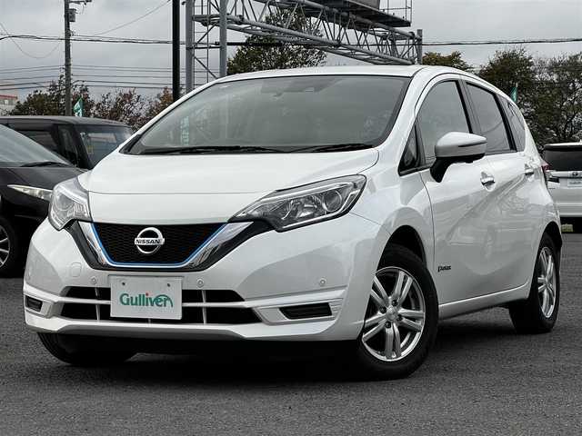 日産 ノート e－パワーX FOUR Vセレ 道央・札幌 2020(令2)年 8.4万km ホワイト ４WD/社外SDナビ/AM/FM/BT/SD/DVD/衝突被害軽減ブレーキ/レーンキープアシスト/クリアランスソナー/バックカメラ/ETC/ドライブレコーダー/アイドリングストップ/DRIVEMODE/ステアリングリモコン/プッシュスタート/スマートキー/LEDヘッドライト/オートライト/電動格納ミラー/ウィンカーミラー/社外フロアマット/純正AW付冬タイヤ積込/185/65/R15/2024年/山9mm