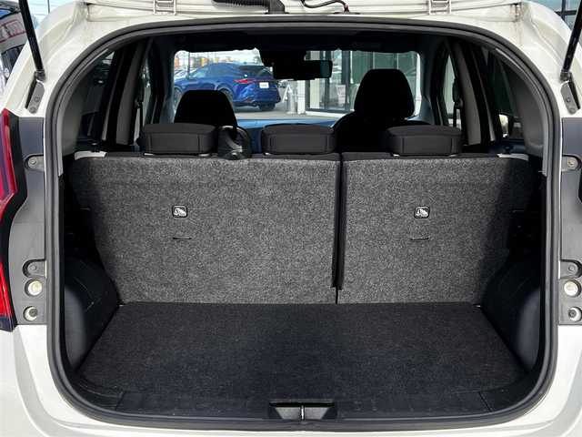 日産 ノート e－パワーX FOUR Vセレ 道央・札幌 2020(令2)年 8.4万km ホワイト ４WD/社外SDナビ/AM/FM/BT/SD/DVD/衝突被害軽減ブレーキ/レーンキープアシスト/クリアランスソナー/バックカメラ/ETC/ドライブレコーダー/アイドリングストップ/DRIVEMODE/ステアリングリモコン/プッシュスタート/スマートキー/LEDヘッドライト/オートライト/電動格納ミラー/ウィンカーミラー/社外フロアマット/純正AW付冬タイヤ積込/185/65/R15/2024年/山9mm