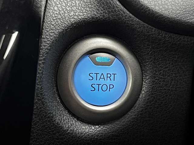 日産 ノート e－パワーX FOUR Vセレ 道央・札幌 2020(令2)年 8.4万km ホワイト ４WD/社外SDナビ/AM/FM/BT/SD/DVD/衝突被害軽減ブレーキ/レーンキープアシスト/クリアランスソナー/バックカメラ/ETC/ドライブレコーダー/アイドリングストップ/DRIVEMODE/ステアリングリモコン/プッシュスタート/スマートキー/LEDヘッドライト/オートライト/電動格納ミラー/ウィンカーミラー/社外フロアマット/純正AW付冬タイヤ積込/185/65/R15/2024年/山9mm