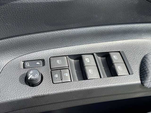 トヨタ シエンタ G 福岡県 2017(平29)年 3.6万km プレシャスブラックパール 純正7インチナビ/（Bカメラ、TV、CD、DVD/Bluetooth、AM、FM）/両側パワースライドドア/ドライブレコーダー前後/ETC/LEDヘッドライト/プリクラッシュ　/横滑り防止装置　/車線逸脱警報　/オートマチックハイビーム　/社外ホイール/ISOFIX/純正バイザー/電格ミラー/ステアリングボタン/フォグランプ/スペアキー/プッシュスタート/スマートキー