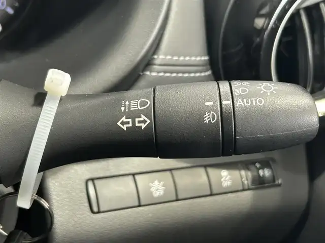 日産 キックス X 岐阜県 2021(令3)年 3.9万km ピュアブラック ワンオーナー/プロパイロット/アラウンドビューモニター/デジタルインナーミラー/ドライブレコーダー連動純正SDナビ/-BT/フルセグTV/CD/DVD/電動パーキングブレーキ/ブレーキホールド/LEDライト/ステアリングスイッチ/ハーフレザーシート/取扱説明書/保証書/記録簿/スマートキー2/ETC