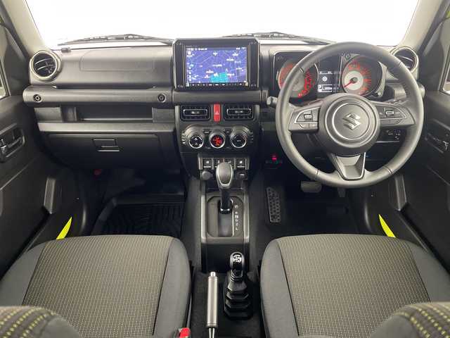 スズキ ジムニー XC 埼玉県 2023(令5)年 1.1万km キネティックイエロー/ブラックトップ2トーン 純正8インチナビ/　(Bluetooth/USB/iPod/CD/DVD/FM/AM)/フルセグテレビ/バックカメラ/ビルトインETC2.0/純正ナビ連動前後ドライブレコーダー/クルーズコントロール/衝突被害軽減ブレーキ/車線逸脱警報/シートヒーター/ヒーテッドドアミラー/オートLEDライト/純正16インチアルミホイール