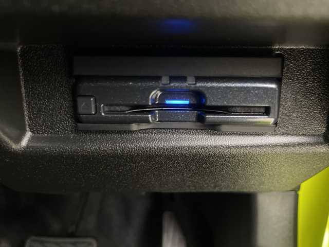 スズキ ジムニー XC 埼玉県 2023(令5)年 1.1万km キネティックイエロー/ブラックトップ2トーン 純正8インチナビ/　(Bluetooth/USB/iPod/CD/DVD/FM/AM)/フルセグテレビ/バックカメラ/ビルトインETC2.0/純正ナビ連動前後ドライブレコーダー/クルーズコントロール/衝突被害軽減ブレーキ/車線逸脱警報/シートヒーター/ヒーテッドドアミラー/オートLEDライト/純正16インチアルミホイール